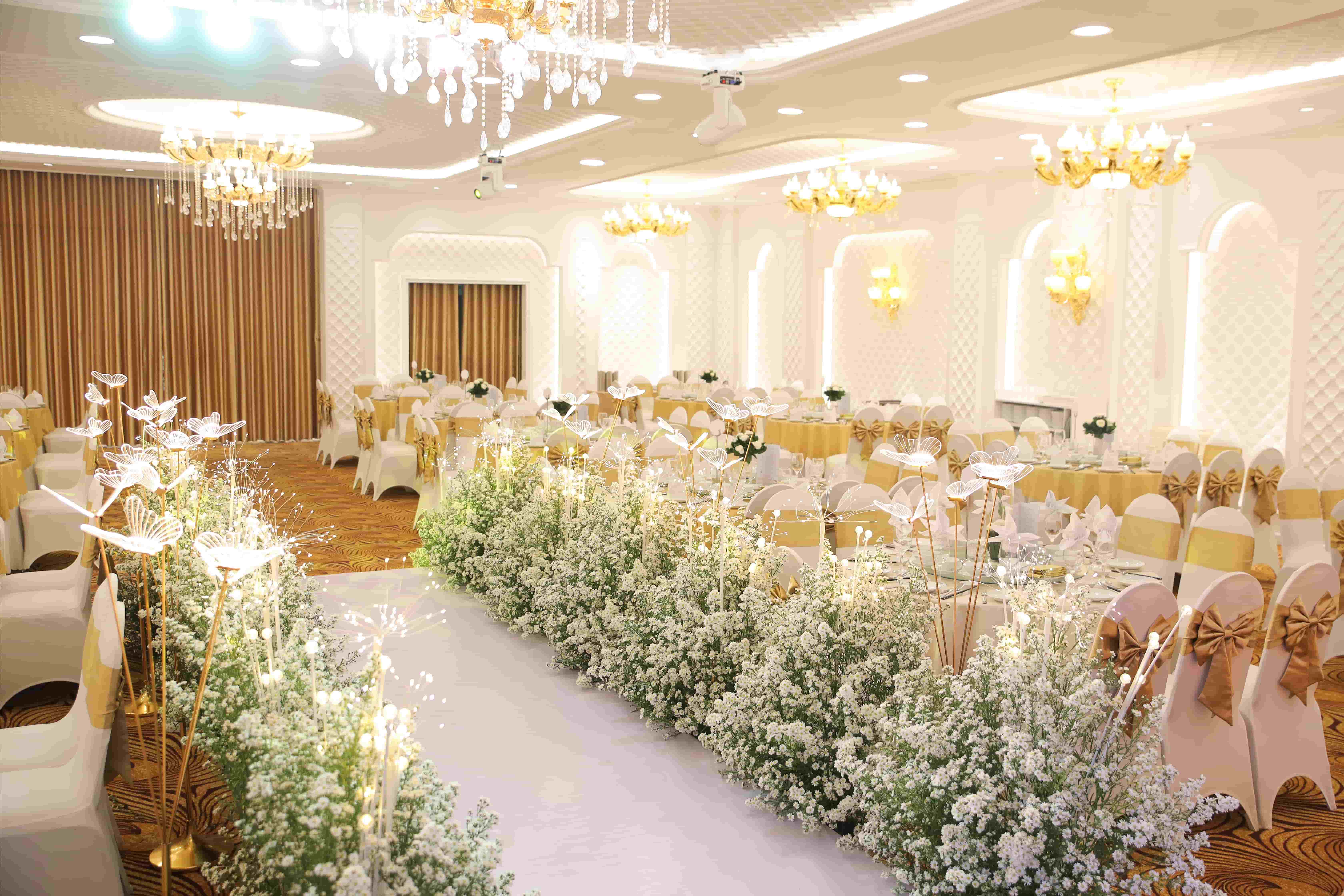 Trang trí lối đi sân khấu